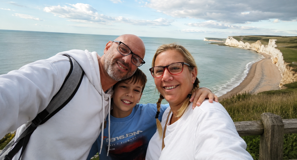 Nathan, Samantha and Dylan travelling full-time as a family by the coast, sharing their house and pet sitting journey with The Guardians Tribe.